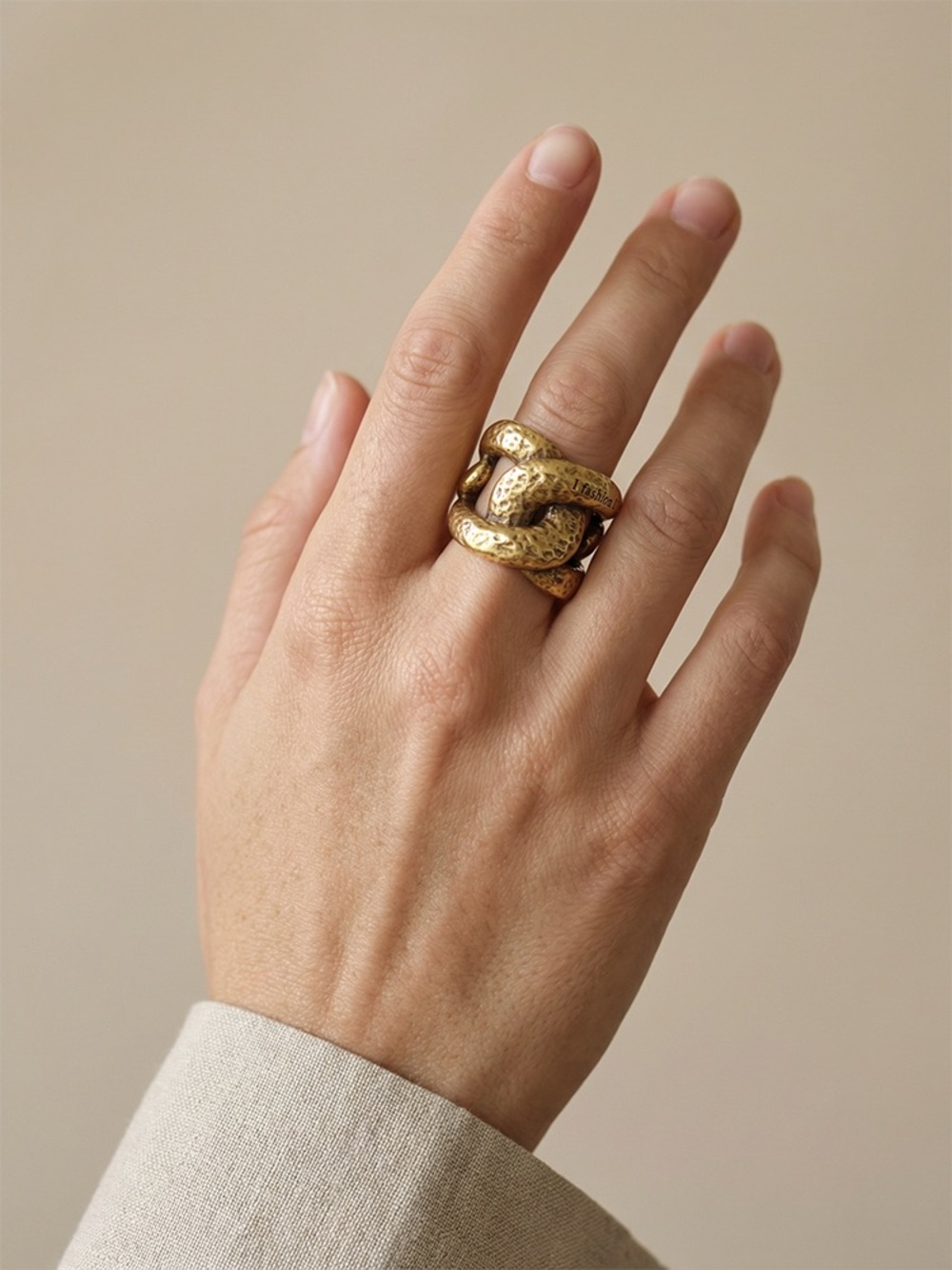 Gold-Tone Hammered Link Stack Ring - Women Jewelry vintage inspired size 7/8